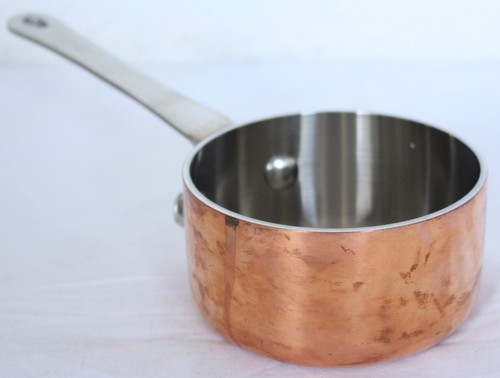 Schöner kleiner kupfertopf - kleiner,